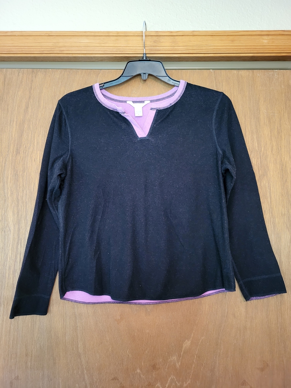 Dockers Black Sleep Top with Pink Trim, M